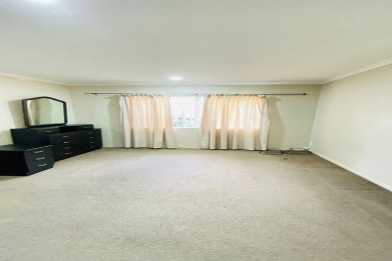 Photo of property in 12 Ali Place, Ranui, Auckland, 0612