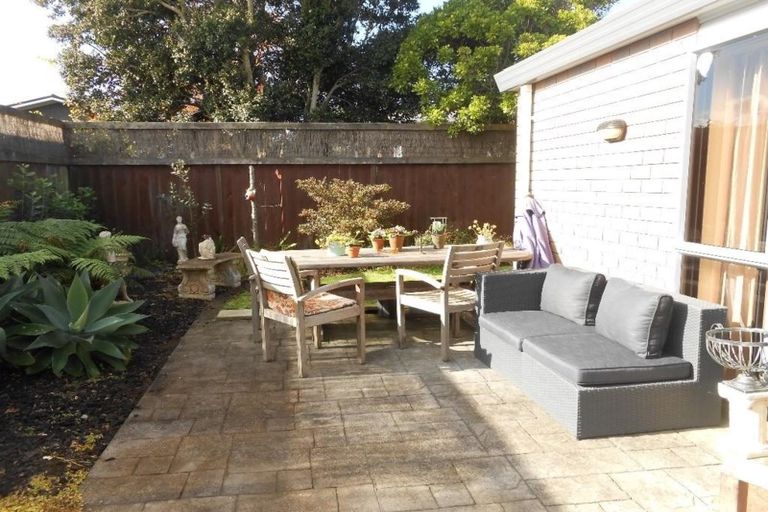 Photo of property in 35 Green Lane, Pukekohe, 2120