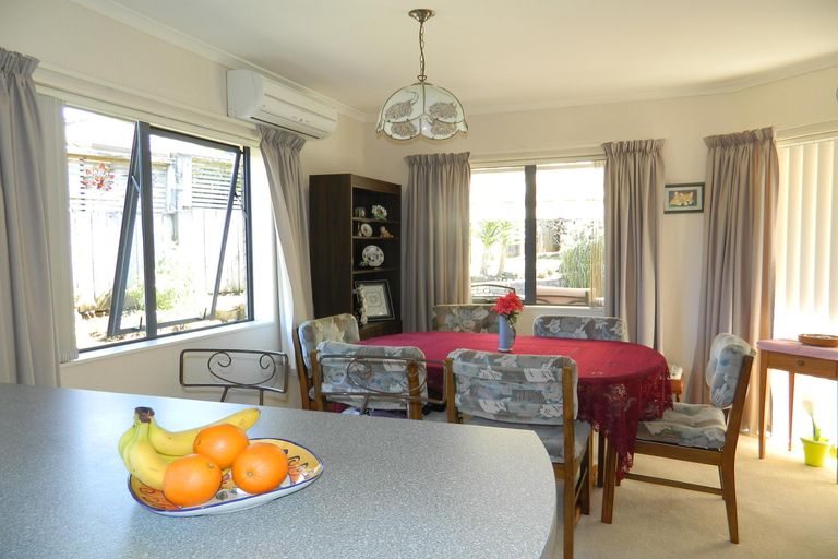 Photo of property in 11 Oakridge Drive, Kerikeri, 0230