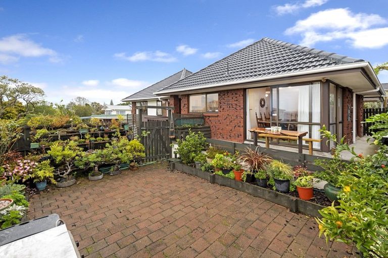 Photo of property in 2/1 Glenside Avenue, Pakuranga, Auckland, 2010