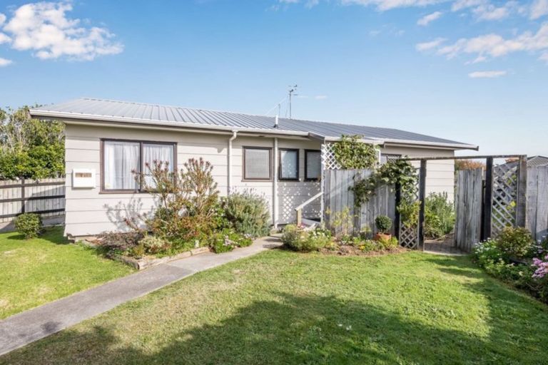 Photo of property in 8 Dennis Taylor Court, Paraparaumu, 5032