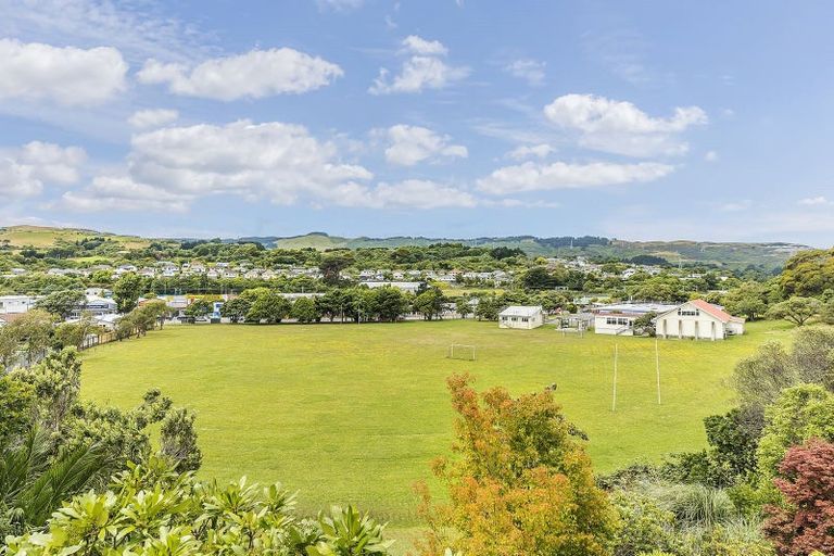 Photo of property in 14 Mckeefry Grove, Tawa, Wellington, 5028