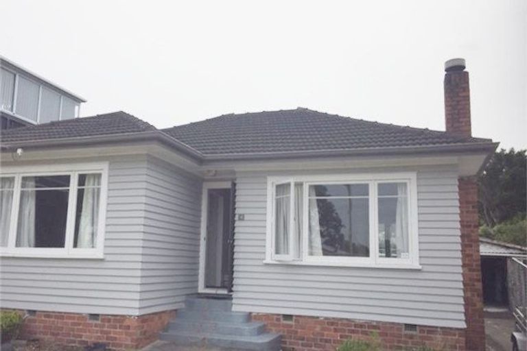 Photo of property in 4 Queen Mary Avenue, New Lynn, Auckland, 0600