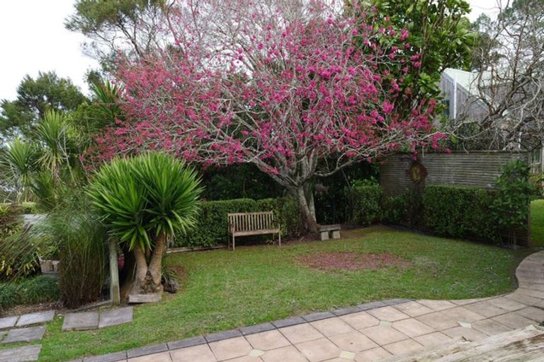 Photo of property in 26 Merewhira Road, Paremoremo, Albany, 0793