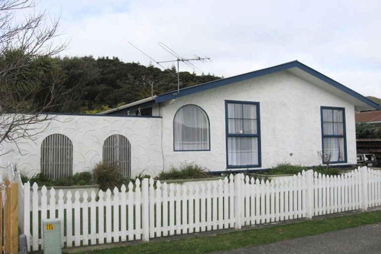 Photo of property in 18 Belgrave Street, Wainuiomata, Lower Hutt, 5014