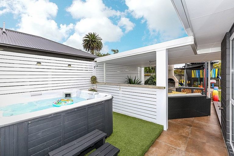 Photo of property in 5 Keene Drive, Bell Block, New Plymouth, 4312