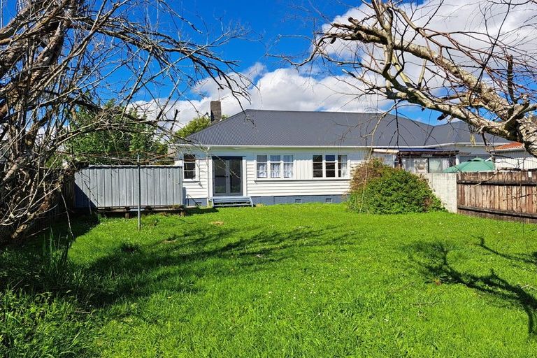 Photo of property in 87 Reynolds Street, Taita, Lower Hutt, 5011