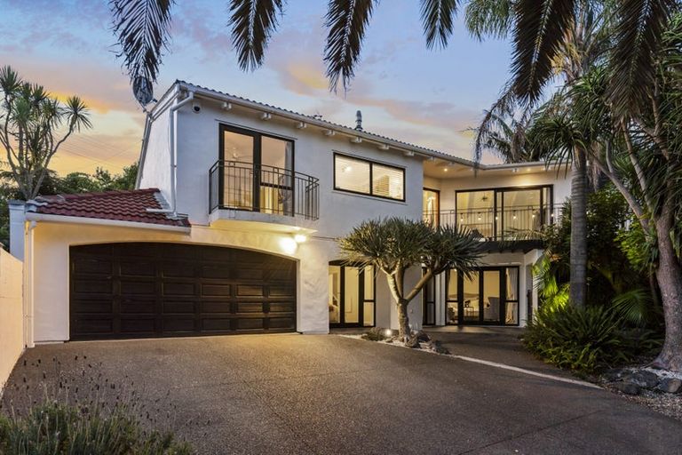 Photo of property in 55 Seaton Road, Murrays Bay, Auckland, 0630