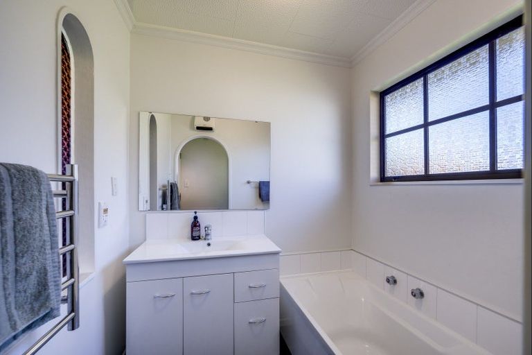 Photo of property in 10 Rush Place, Havelock North, 4130