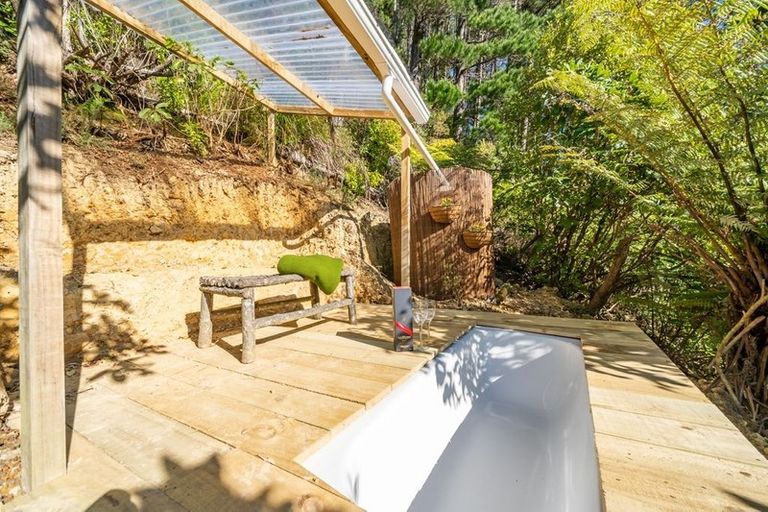 Photo of property in 159 Pinehaven Road, Pinehaven, Upper Hutt, 5019