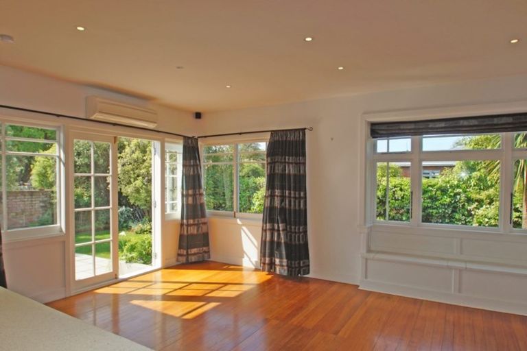 Photo of property in 105 Saint Martins Road, Saint Martins, Christchurch, 8022