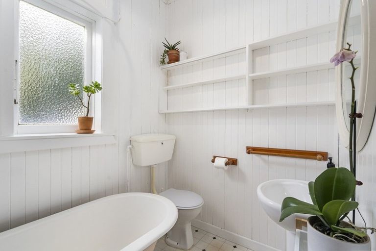 Photo of property in 105 Wyndrum Avenue, Waterloo, Lower Hutt, 5011