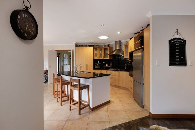 Photo of property in 24 Ohope Place, Papamoa Beach, Papamoa, 3118