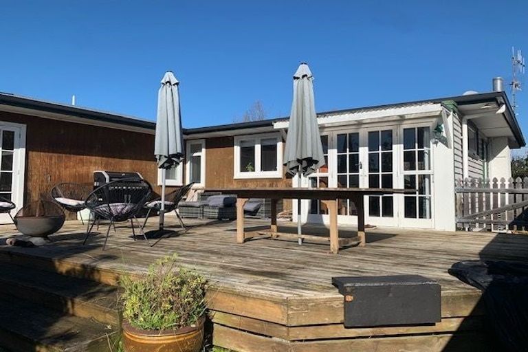 Photo of property in 15 Awarua Crescent, Havelock North, 4130