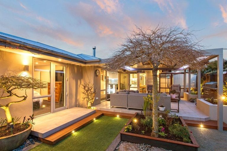 Photo of property in 56 Titirangi Crescent, Parklands, Christchurch, 8083