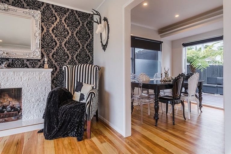 Photo of property in 222 Henderson Valley Road, Henderson, Auckland, 0612