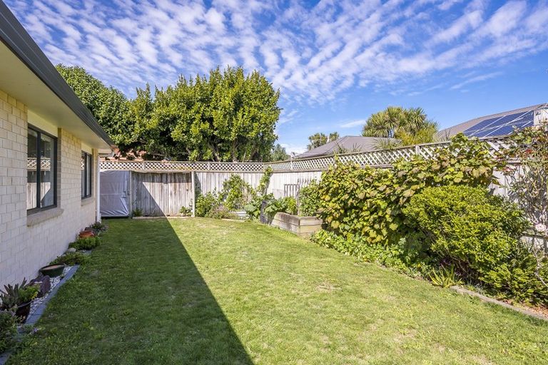 Photo of property in 10 Aburoc Place, Paraparaumu Beach, Paraparaumu, 5032