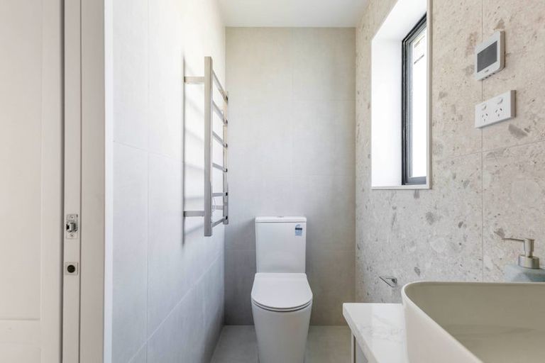 Photo of property in 44e Bruce Road, Glenfield, Auckland, 0629