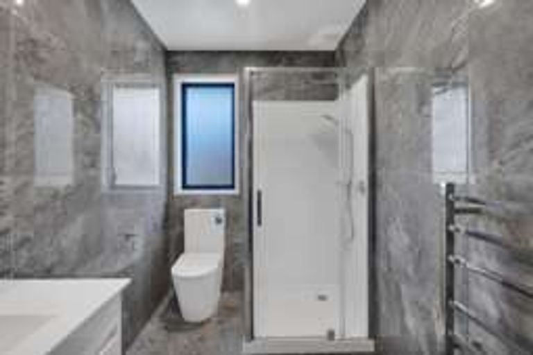 Photo of property in 8a Frederick Place, Whalers Gate, New Plymouth, 4310