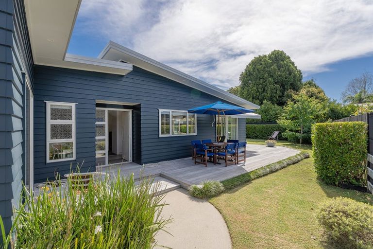 Photo of property in 15 Admiral Drive, Cooks Beach, Whitianga, 3591