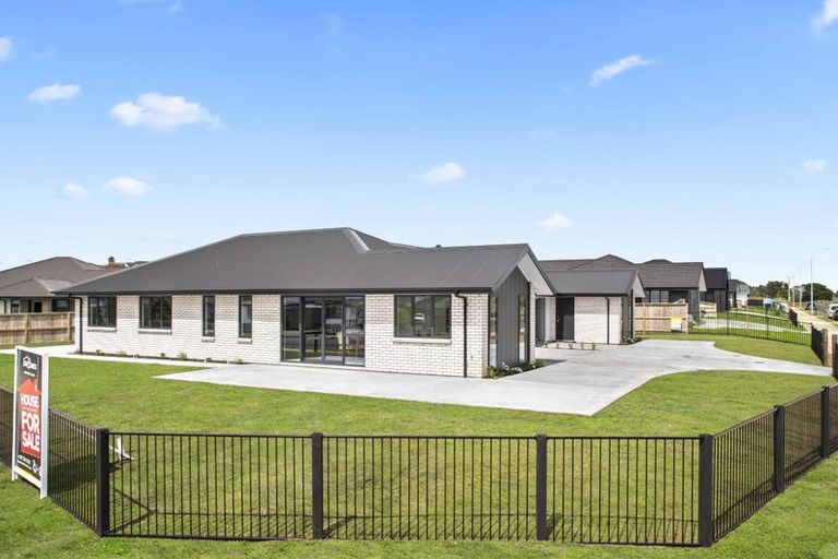 Photo of property in 1 Day Road, Patumahoe, Pukekohe, 2679