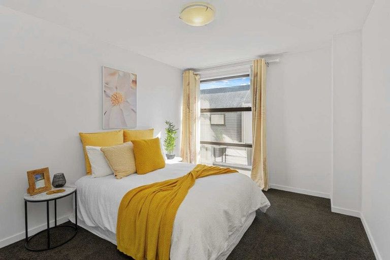 Photo of property in 2/40 Brockworth Place, Riccarton, Christchurch, 8011