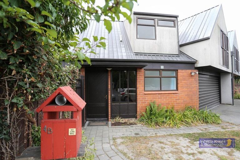 Photo of property in 2/4 Montana Avenue, Ilam, Christchurch, 8041