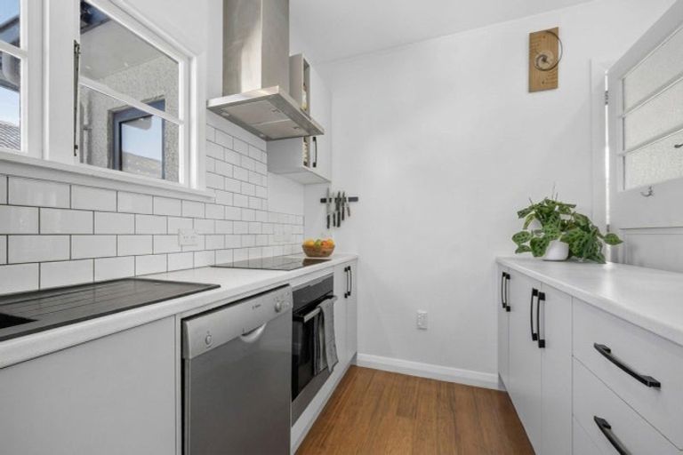 Photo of property in 16 Gorrie Street, Nelson South, Nelson, 7010