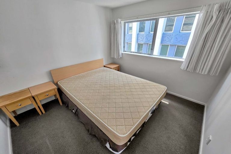Photo of property in Terrace Heights Apartments, 2/163p The Terrace, Wellington Central, Wellington, 6011