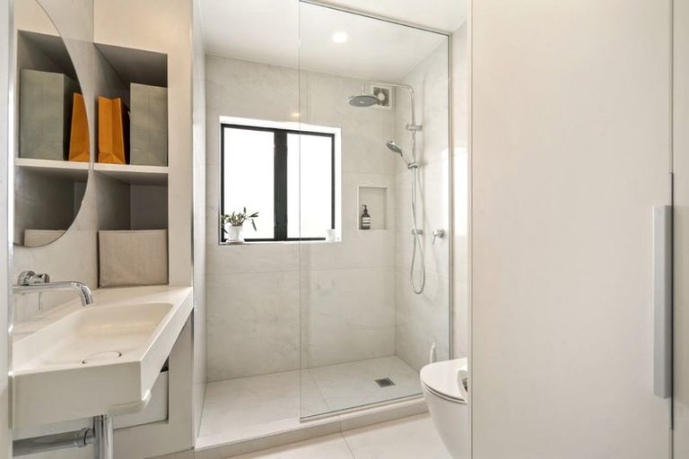 Photo of property in 3/52 Taharoto Road, Takapuna, Auckland, 0622