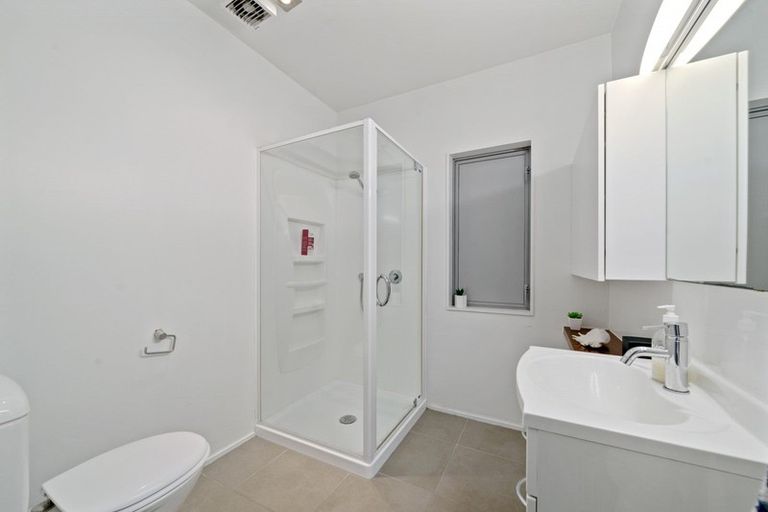 Photo of property in 17/2 Onslow Road, Khandallah, Wellington, 6035