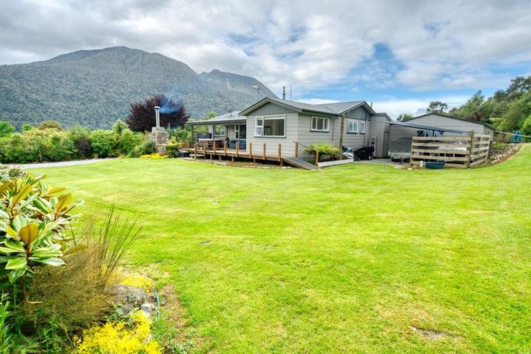 Photo of property in 2147 Lake Brunner Road, Inchbonnie, Kumara, 7875