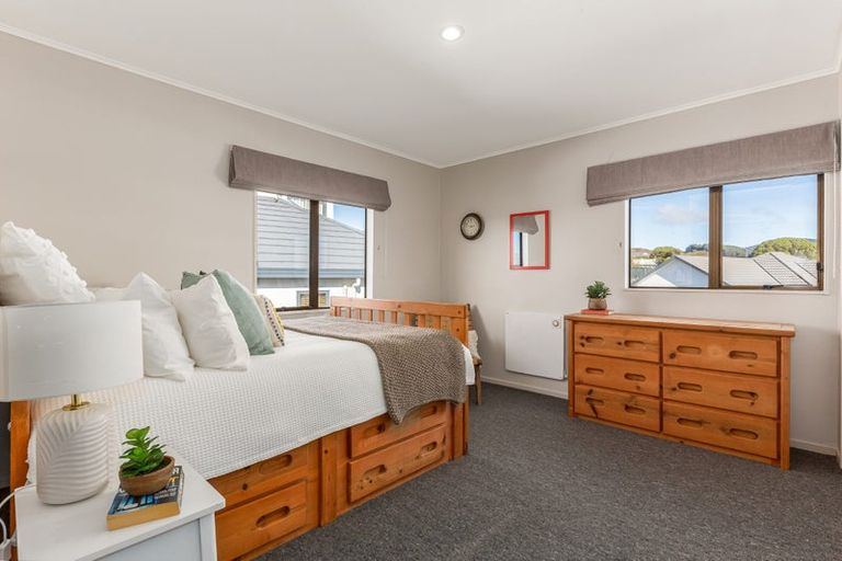 Photo of property in 21 Landsdowne Terrace, Karori, Wellington, 6012