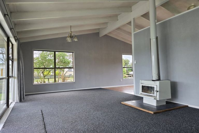 Photo of property in 15 Leeton Drive, Waipukurau, 4200