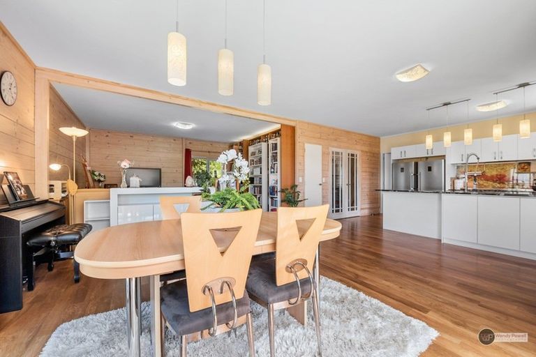 Photo of property in 5 Aran More Place, Belmont, Lower Hutt, 5010