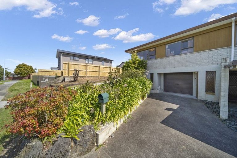 Photo of property in 2/9 Malte Brun Place, Papatoetoe, Auckland, 2025