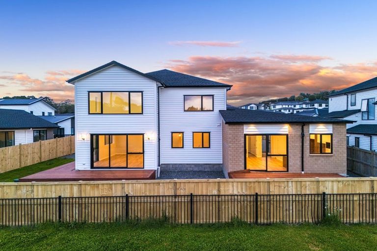 Photo of property in 12 Kiokio Place, Swanson, Auckland, 0614