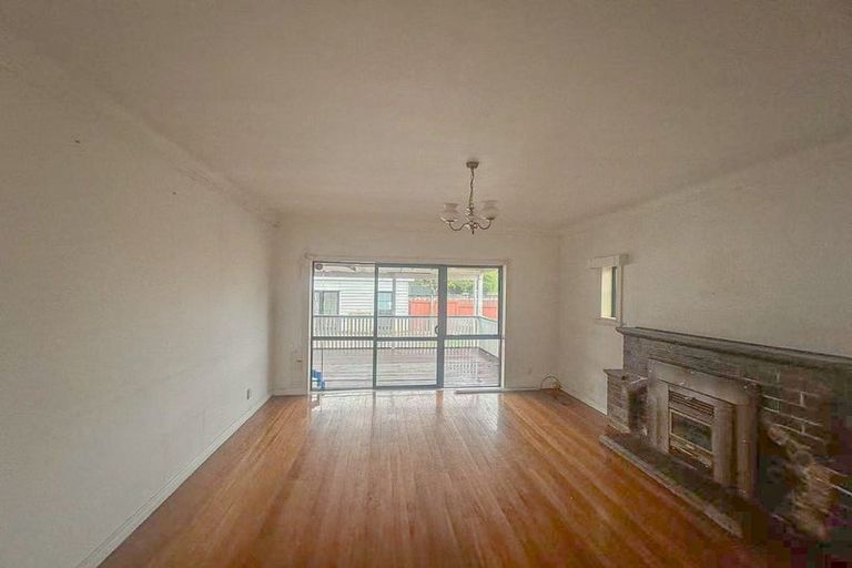 Photo of property in 37 Rosella Road, Mangere East, Auckland, 2024