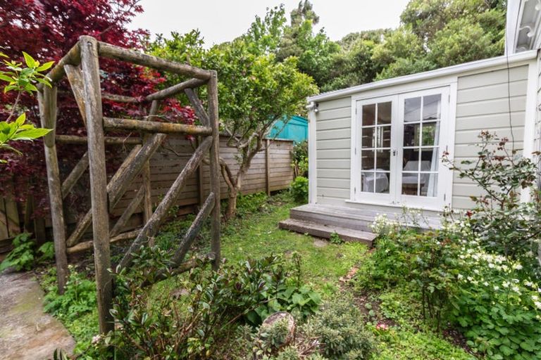 Photo of property in 11 Levina Avenue, Aro Valley, Wellington, 6021