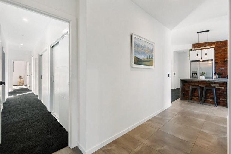 Photo of property in 13 Teal Place, Lake Hawea, Wanaka, 9382