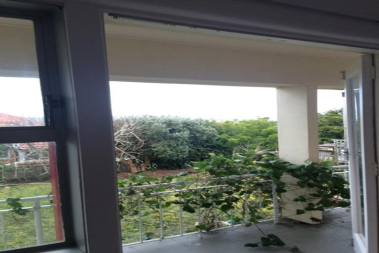 Photo of property in 6 Sampson Lane, Northcote, Auckland, 0627