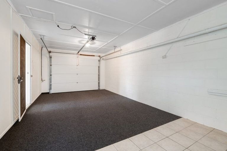 Photo of property in 2/9 Motuora Road, Manly, Whangaparaoa, 0930