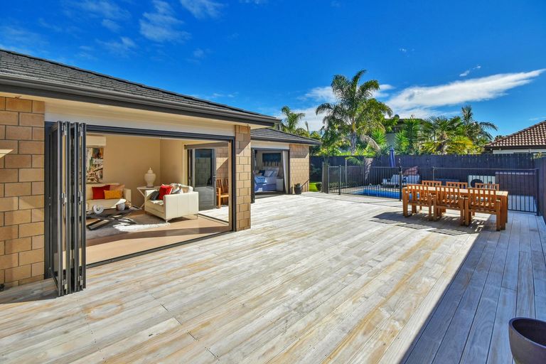 Photo of property in 21 Toscana Drive, Karaka, Papakura, 2113