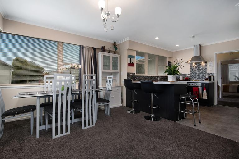 Photo of property in 3 Sutherland Crescent, Westbrook, Palmerston North, 4412