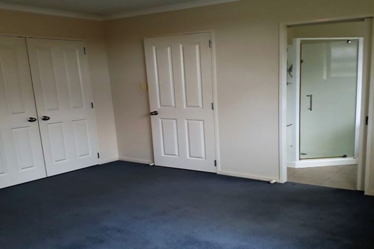 Photo of property in 20 Kathleen Reece Place, Waiuku, 2123