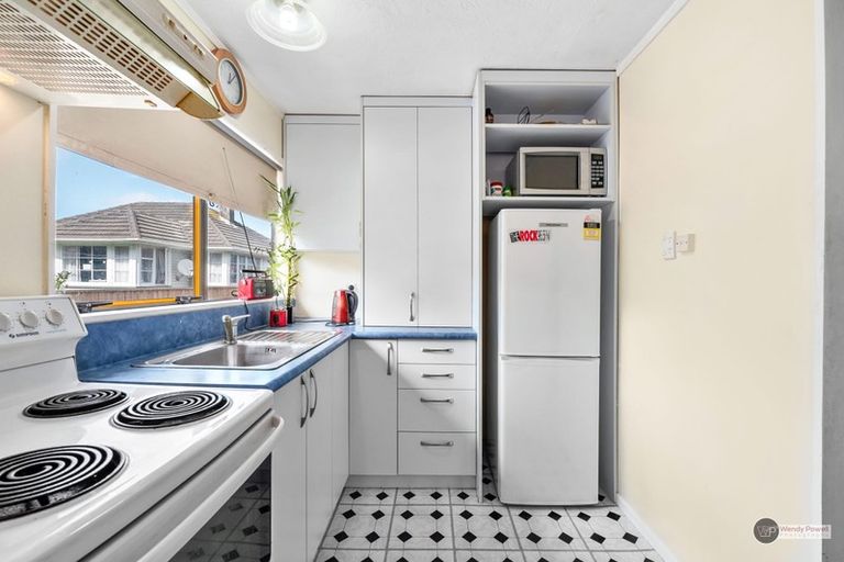 Photo of property in 1/5 Kowhai Street, Naenae, Lower Hutt, 5011