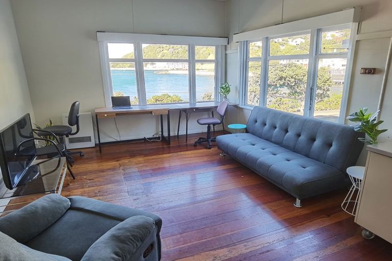 Photo of property in 82 Evans Bay Parade, Roseneath, Wellington, 6021