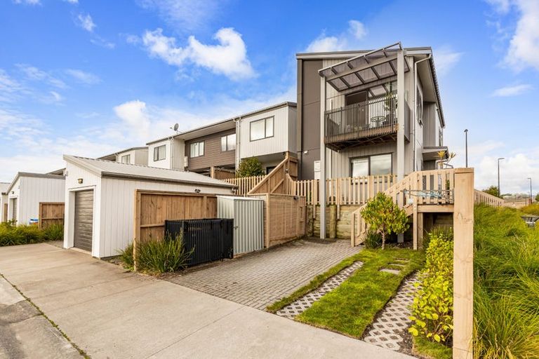 Photo of property in 24 Pukewhero Rise, Westgate, Auckland, 0614