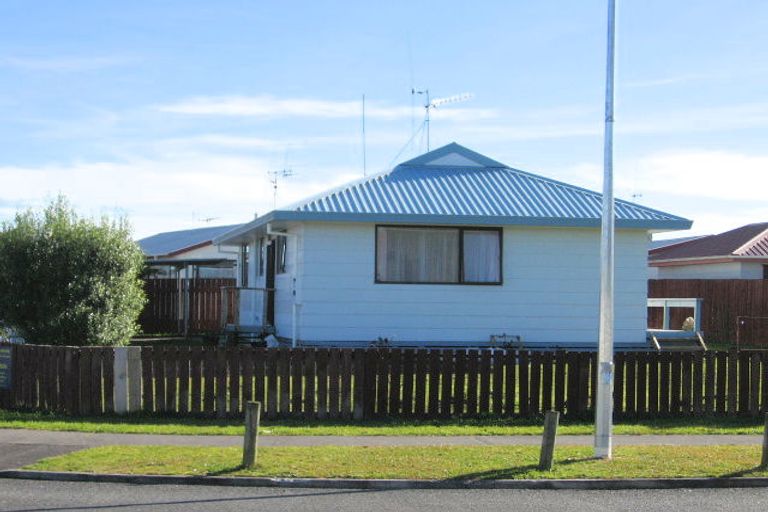 Photo of property in 56 Lloyd Drive, Nawton, Hamilton, 3200