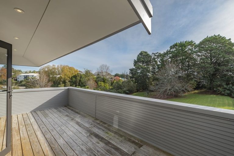 Photo of property in 17a/30 Westward Ho, Glen Eden, Auckland, 0602